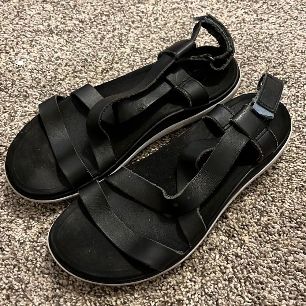 Teva leather sandals size 7